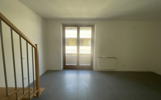 AMPIO ATTICO 4+K LOCALI – SOVICO, VIA G. LEOPARDI N. 26