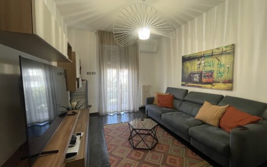BILOCALE + CUCINA ABITABILE • MODERNO E COMPLETAMENTE RISTRUTTURATO – via Francesco Petrarca 35, Centro, Cologno Monzese